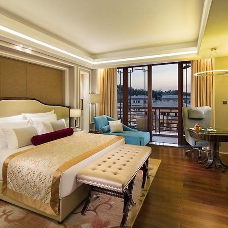 Grand Bay Hotel Beijing Jinpoluo Eksteriør billede